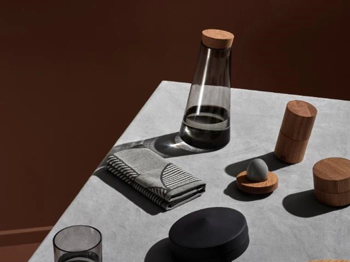 VOLVI salt og peber sæt i egetræ fra AYTM