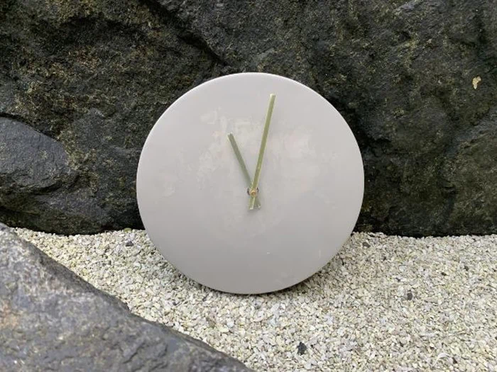 Watch vægur I beton fra House Doctor