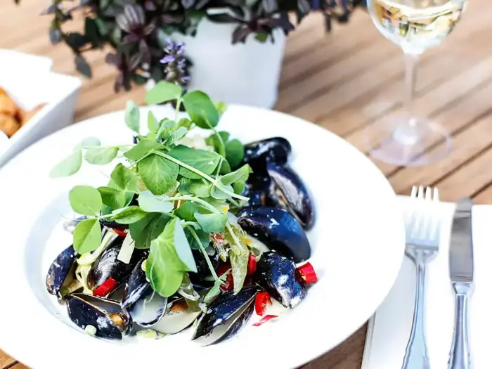 Ophold for 2 på Hotel Nørrevang - Idyl i feriebyen Marielyst